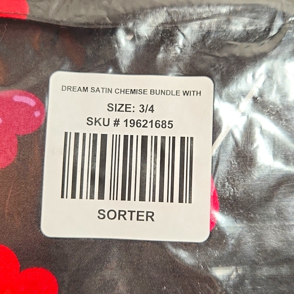 ❤️NWT VINTAGE TORRID VALENTINES DAY BUNDLE: HEART CHEMISE, SCRUNCHIE & BLINDFOLD - Picture 6 of 13